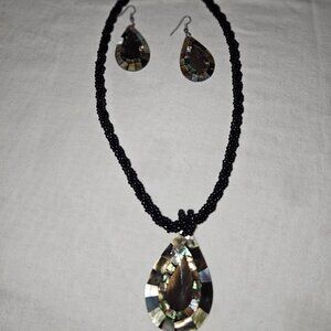 Mother of Pearl Necklace and Earring Set